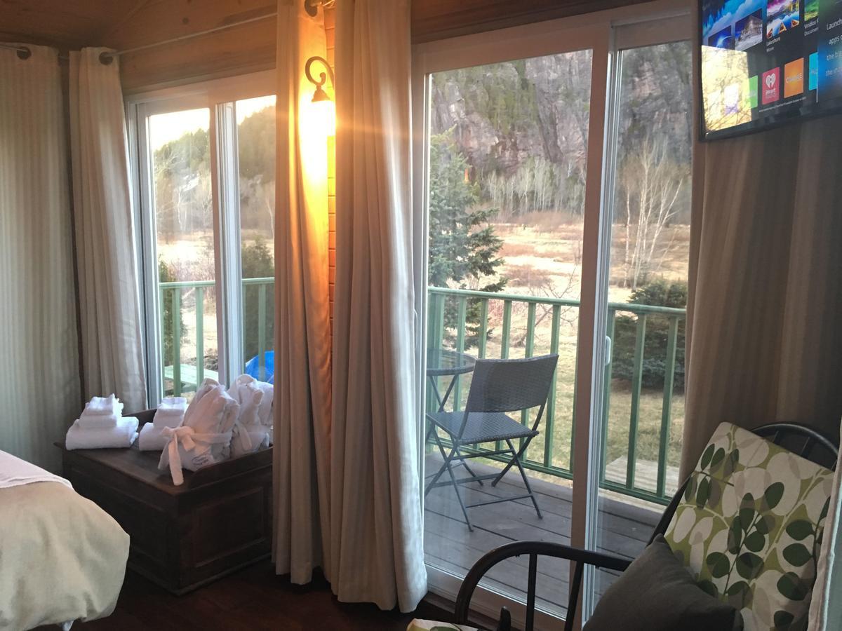 그랑드 버거론즈 La Chouette Viree B&B 외부 사진